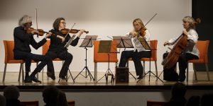 <span  class="uc-style-194817555406" style="color:#ffffff;">concerto_04</span>