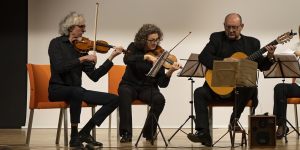 <span  class="uc-style-223250542571" style="color:#ffffff;">concerto_07</span>