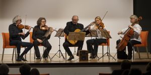 <span  class="uc-style-251201475282" style="color:#ffffff;">concerto_10</span>