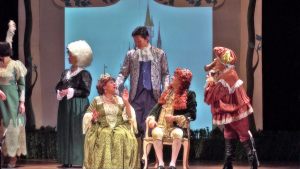 <span  class="uc-style-182856430690" style="color:#ffffff;">cenerentola10_20120715_1317798743-hq-scale-1_50x</span>