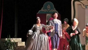 <span  class="uc-style-196605230913" style="color:#ffffff;">cenerentola11_20120715_1236143441-hq-scale-1_50x</span>
